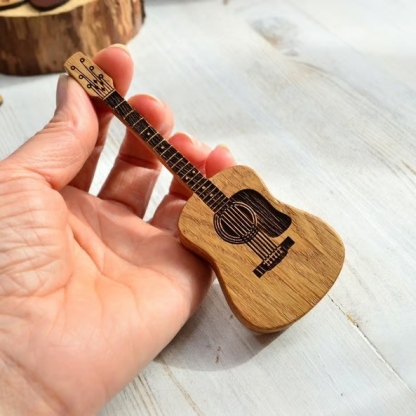 🎁Mini Cute Edition Wooden Guitar Plectrum Case🎸