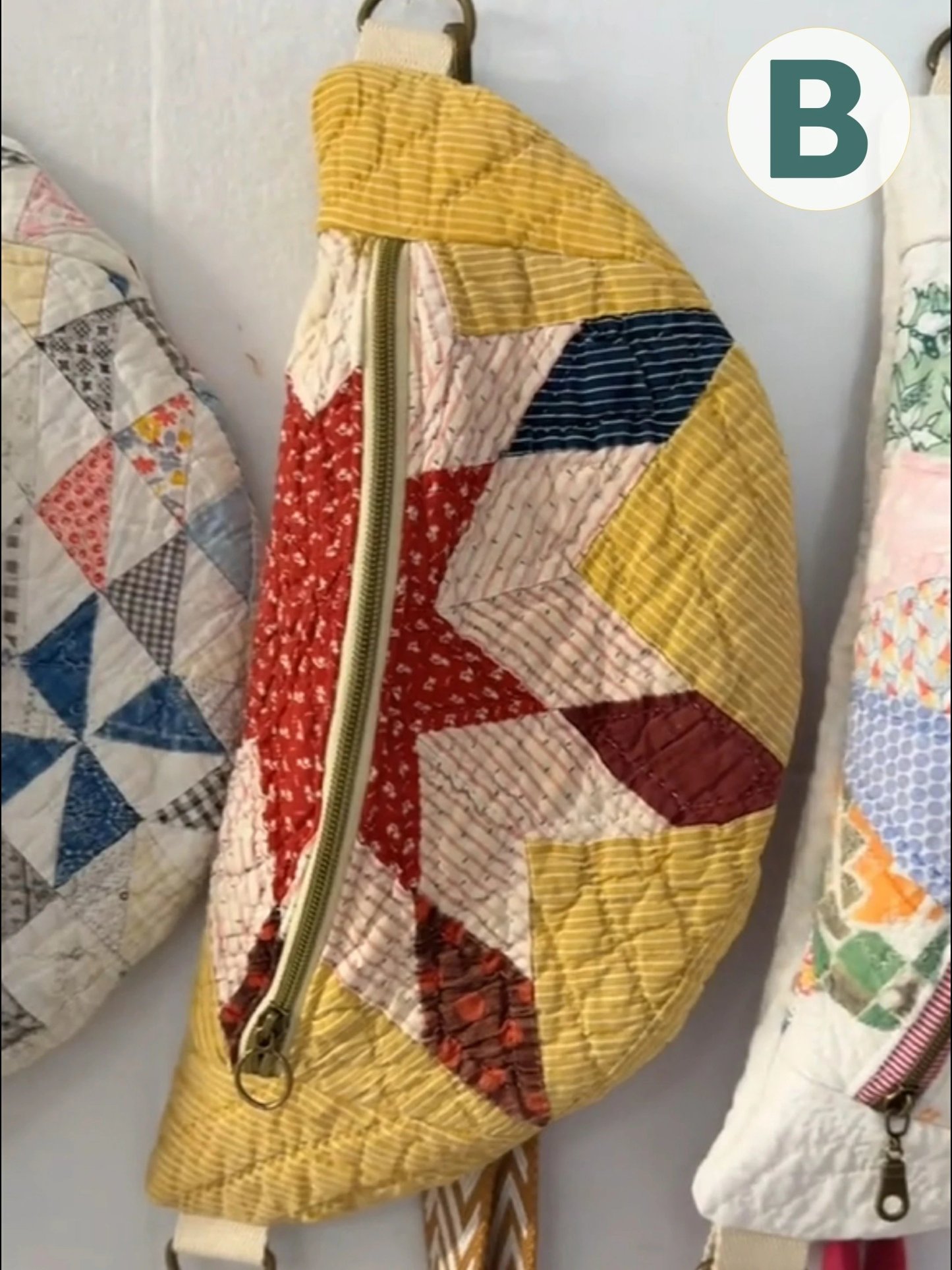 🔥🔥 Vintage-Inspired Patchwork Quilted Sling Bag