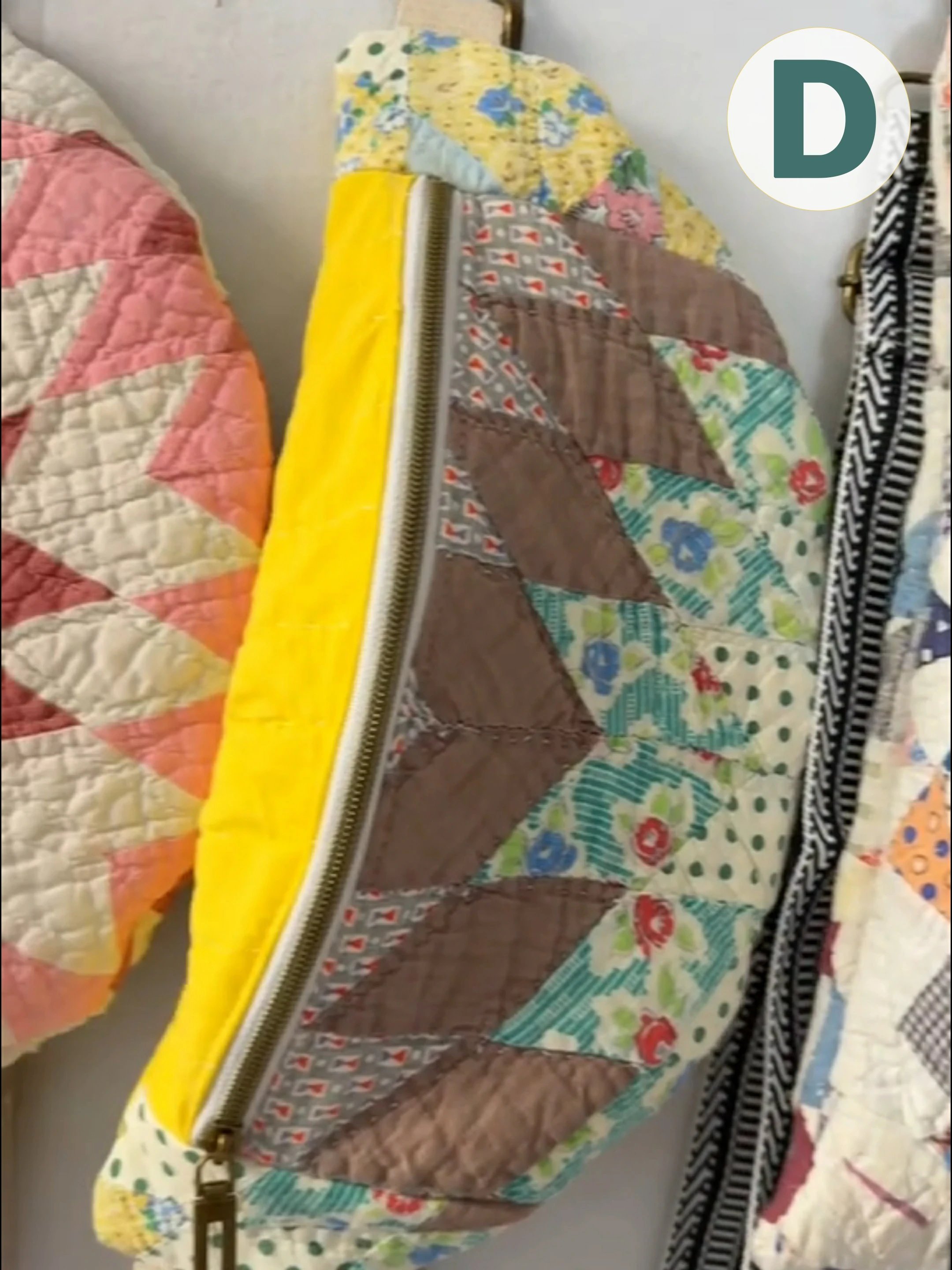 🔥🔥 Vintage-Inspired Patchwork Quilted Sling Bag