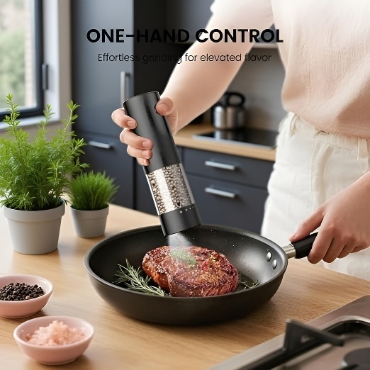 Pepper grinder showing transparent spice container
