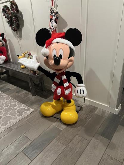 4 ft. Animated Holiday Minnie Mouse A6