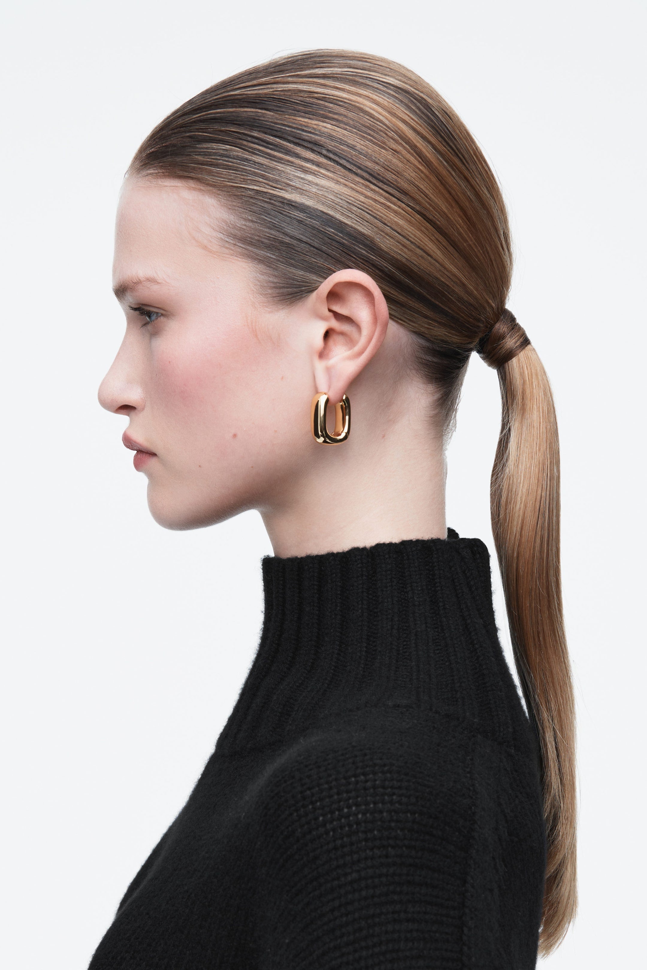 CHUNKY SQUARED HOOP EARRINGS