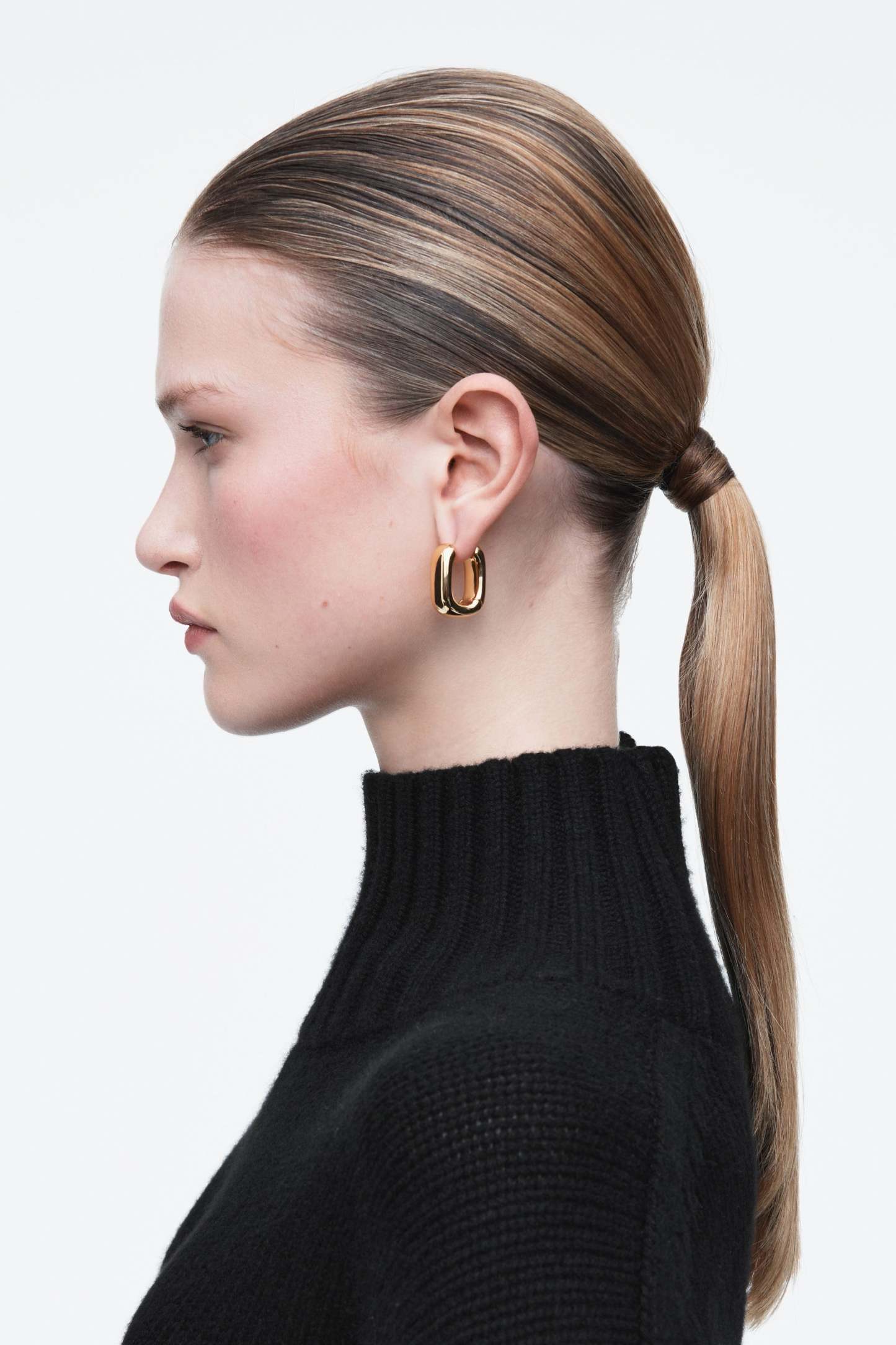 CHUNKY SQUARED HOOP EARRINGS