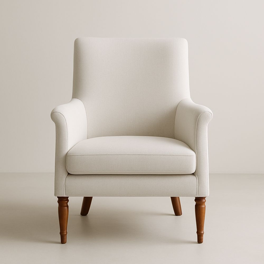 Poltrona in tessuto beige con gambe in legno