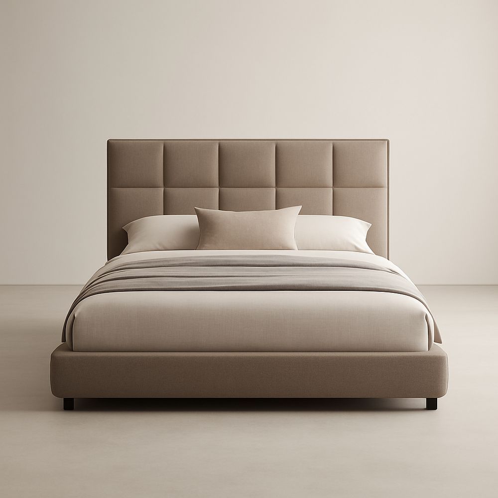 Letto matrimoniale in poliestere beige con testiera quadrata