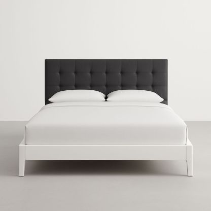 Letto matrimoniale con testiera imbottita tessuto grigio scuro e struttura legno bianco 200x160x110 cm