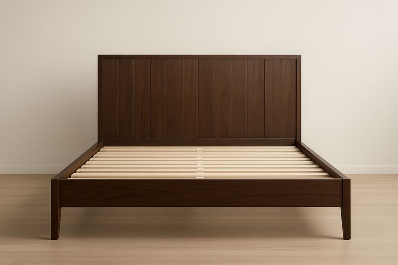 Letto matrimoniale in legno marrone con testiera alta-Jardinmarie