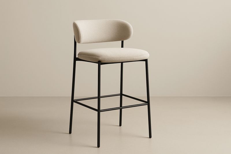 Sgabello alto con schienale curvo in tessuto beige e struttura in metallo-Jardinmarie