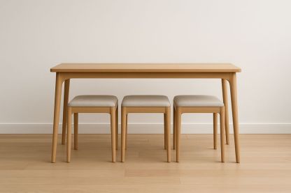 Tavolo in legno con 3 sgabelli rivestiti in tessuto beige-Jardinmarie