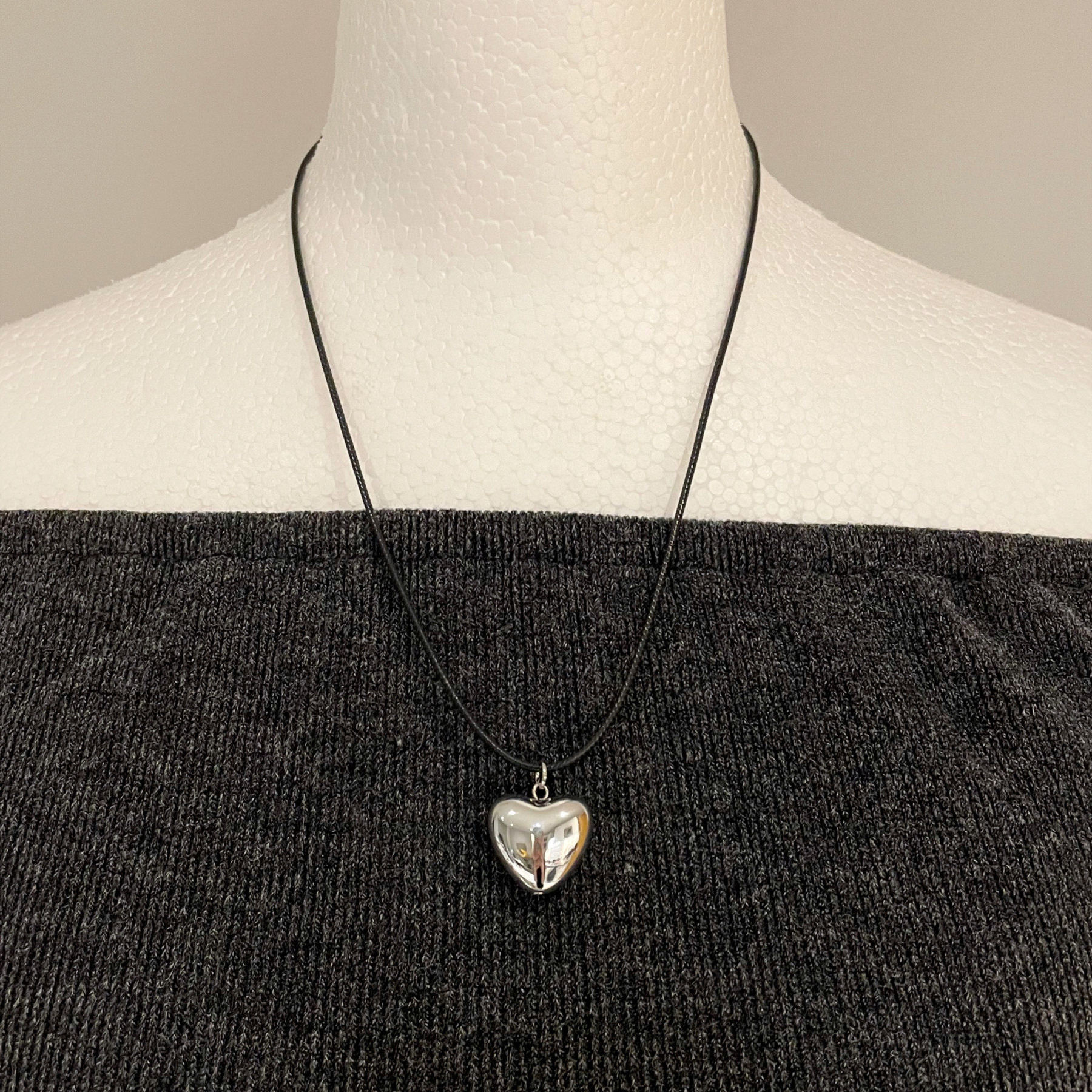 A204 Midnight Heart Necklace