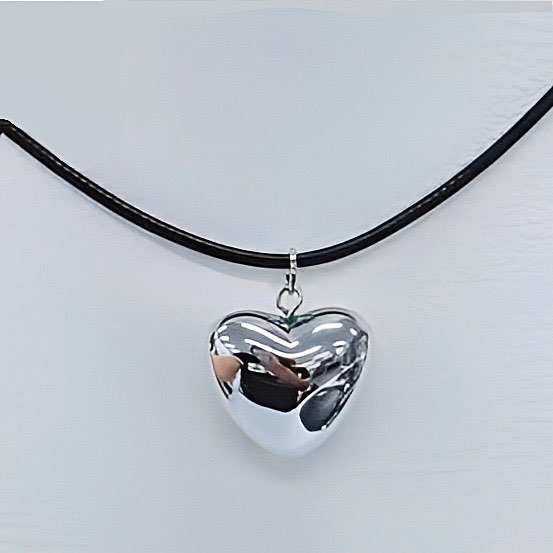 A204 Midnight Heart Necklace