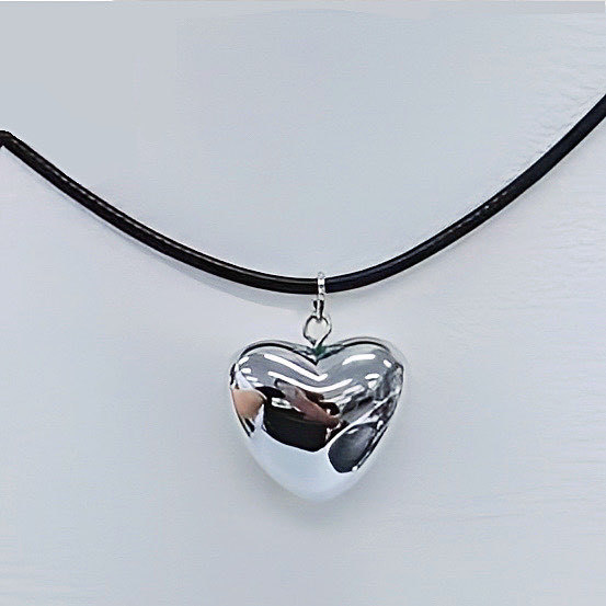 A204 Midnight Heart Necklace