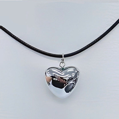 A204 Midnight Heart Necklace