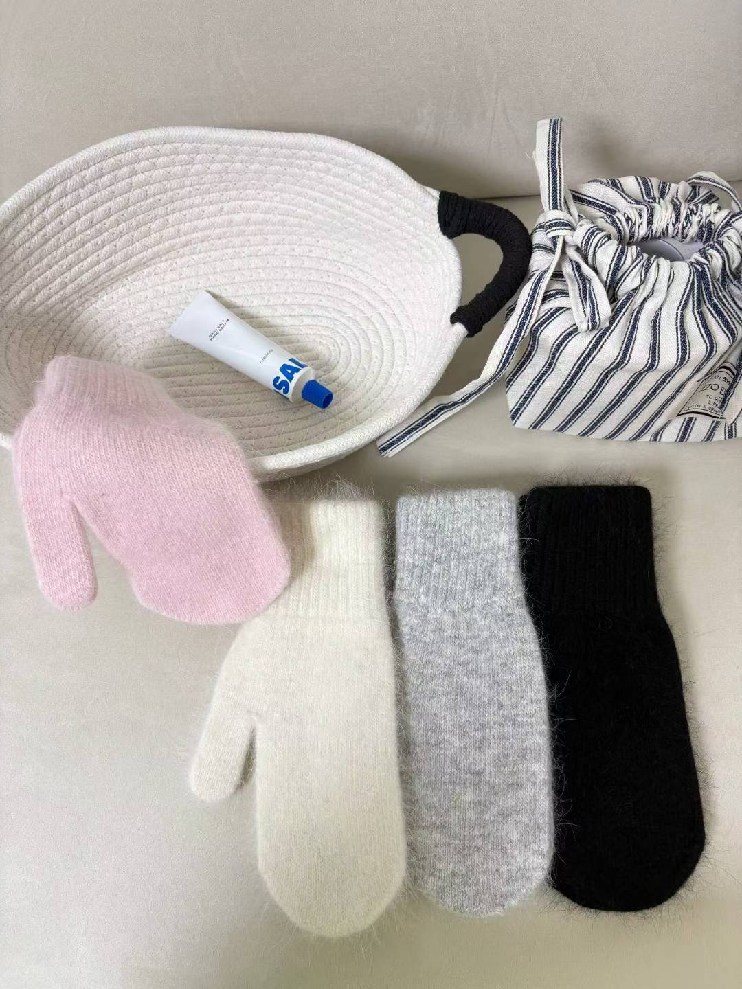 [WEBSITE EXCLUSIVE] A406 Cozy Paw Knit Gloves