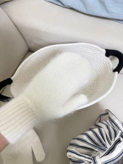 [WEBSITE EXCLUSIVE] A406 Cozy Paw Knit Gloves