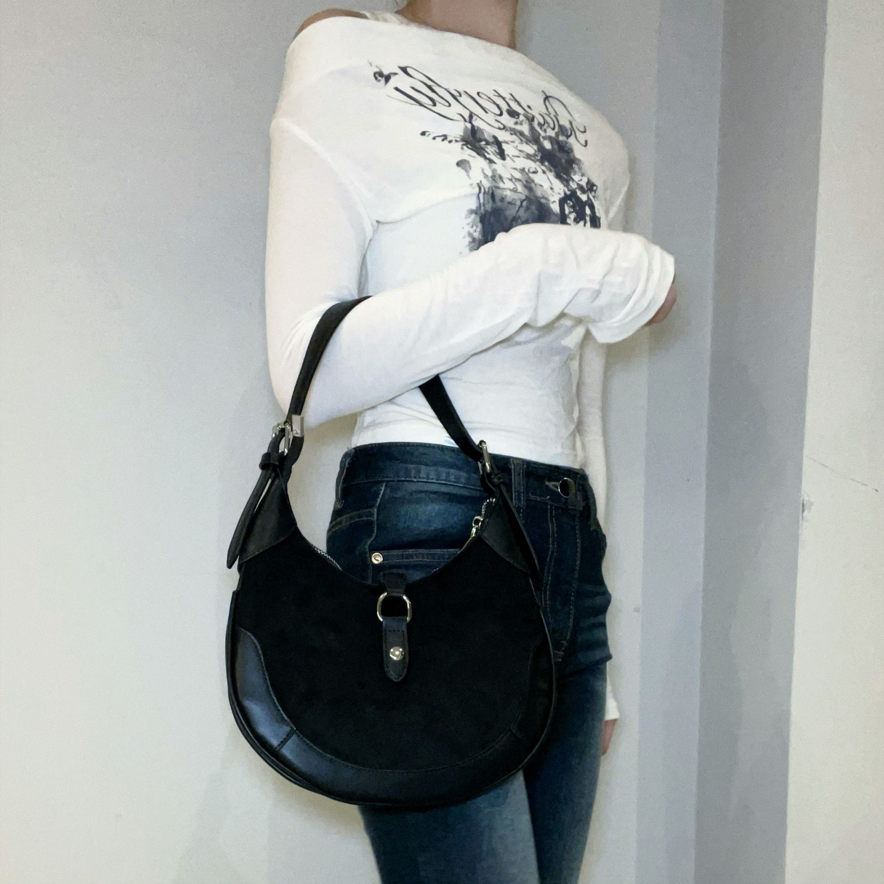 B201 Midnight Curve Bag