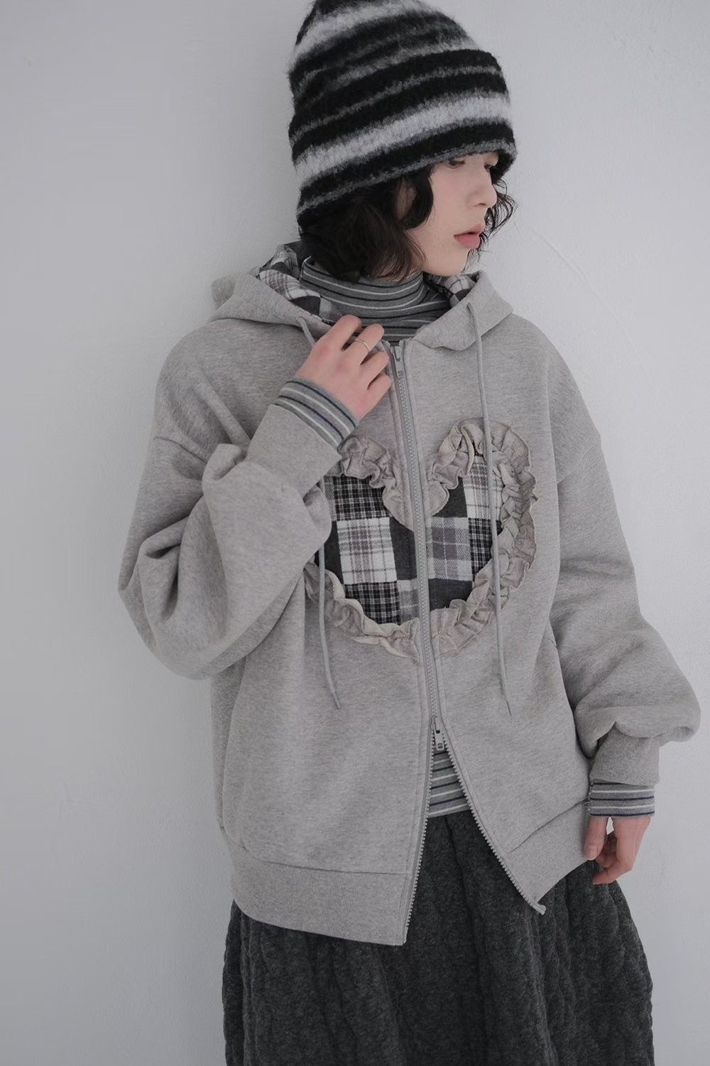 [Preorder 1st Drop Price] C1001 Softcore Riot Heart Hoodie