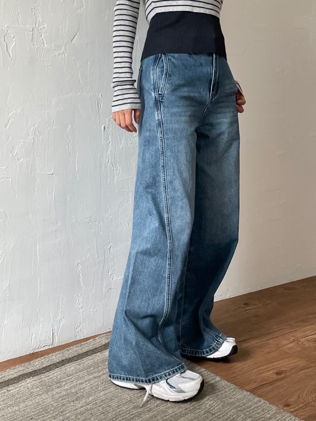 C1101 Contour Wide Leg Jeans