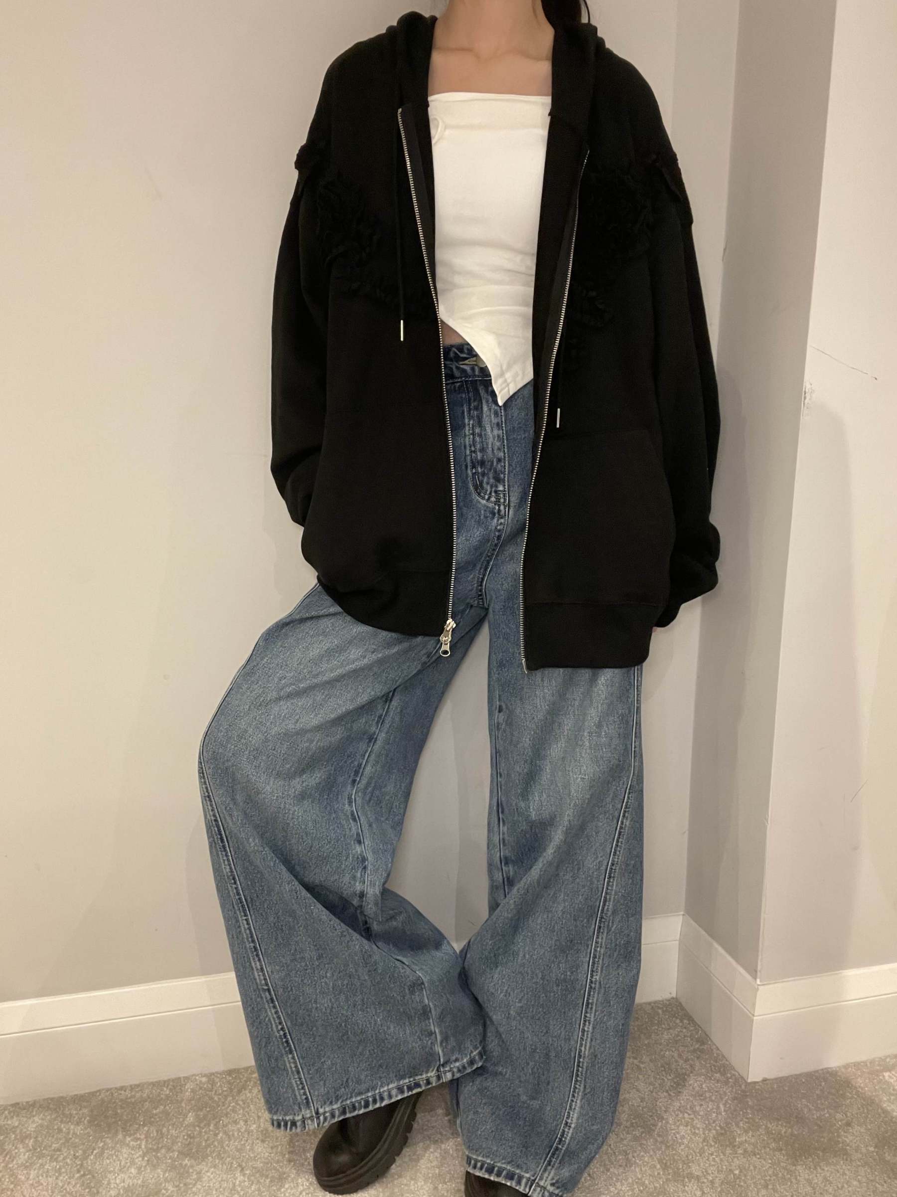 Contour Wide Leg Jeans