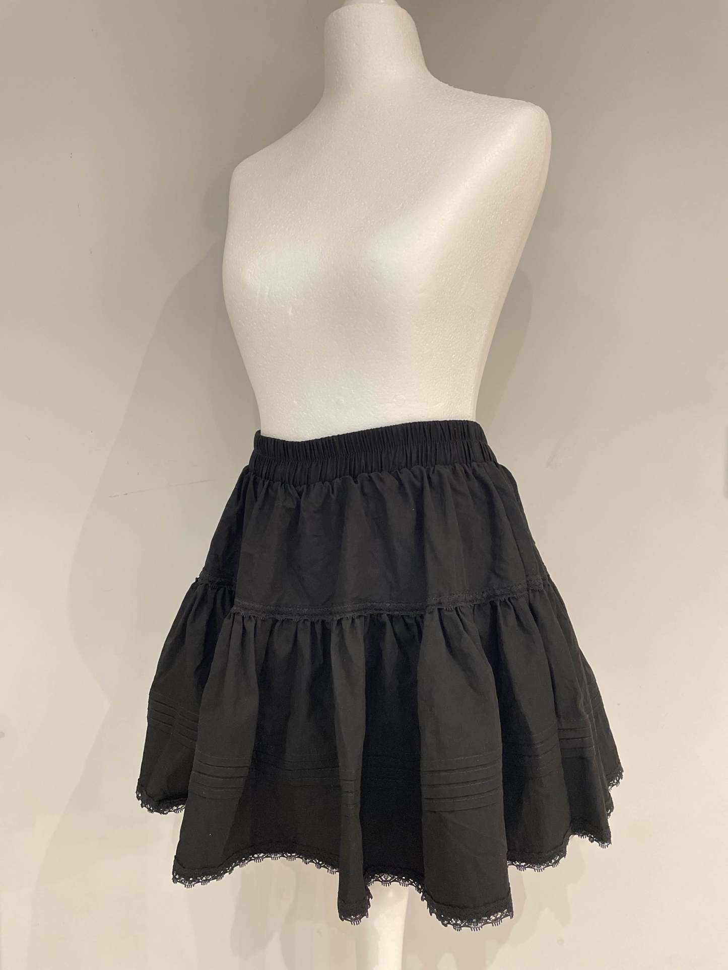 Lace Frill Mini Skirt