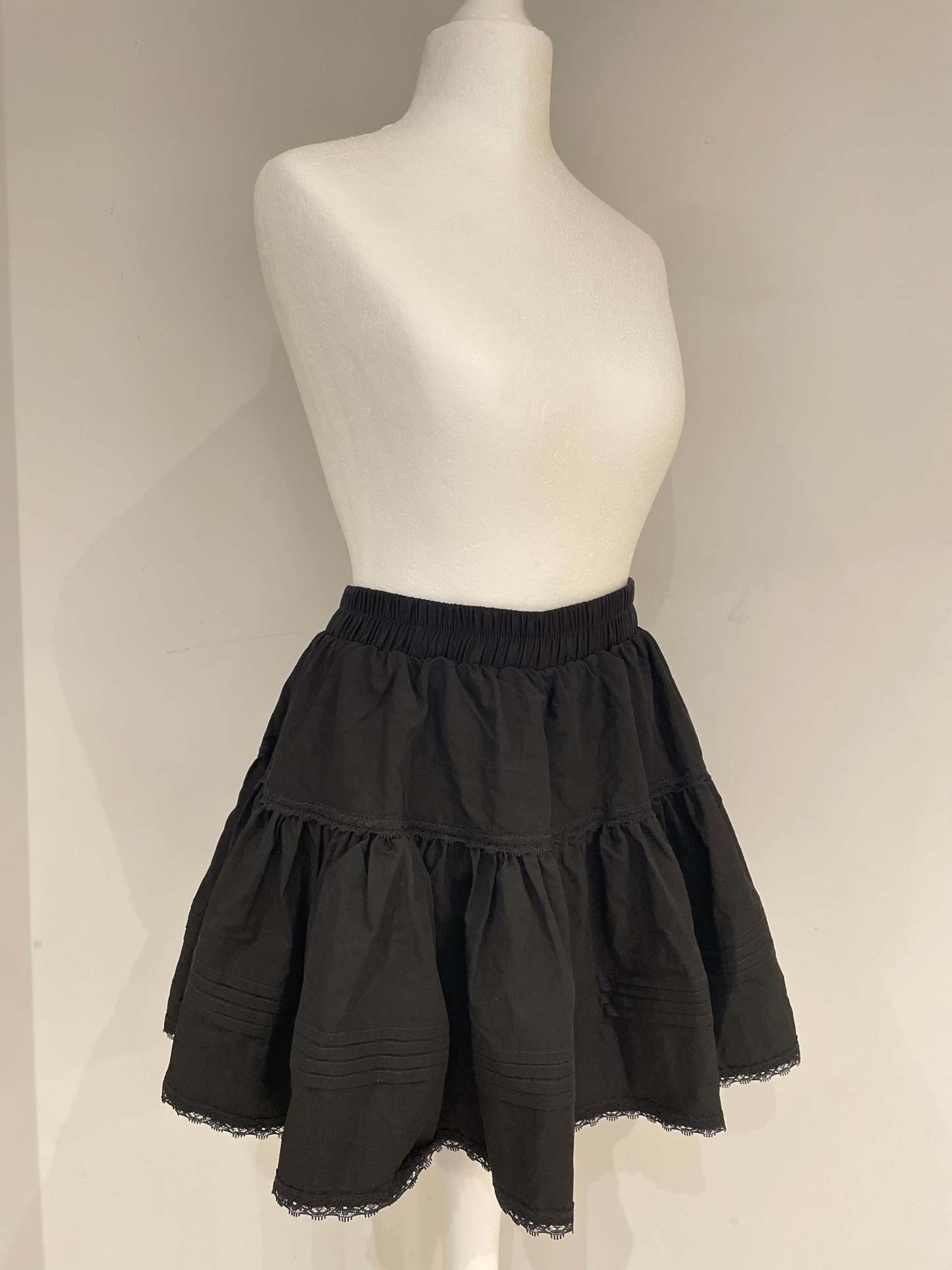 Lace Frill Mini Skirt