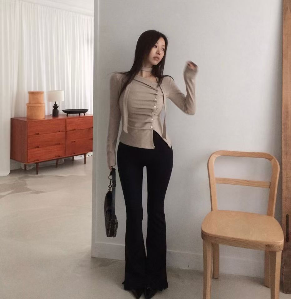 [Preorder 1st Drop Price] C1112 Sideway Muse Top