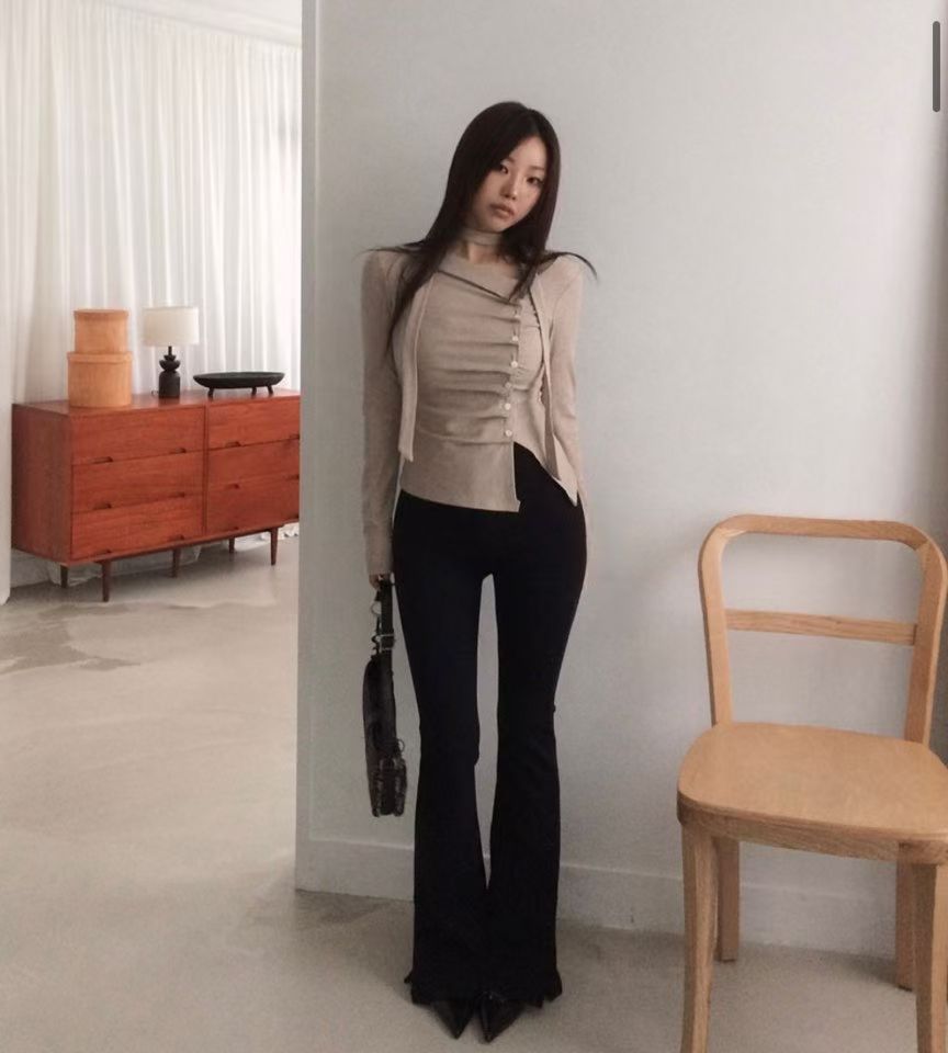 [Preorder 1st Drop Price] C1112 Sideway Muse Top