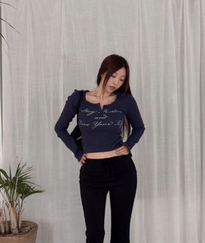 [Preorder 1st Drop Price] C1702 Velostar Script Hoodie