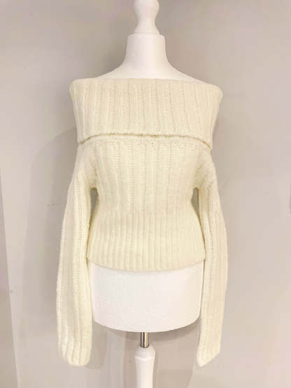 C2001 Elegant Knit Off Shoulder Top
