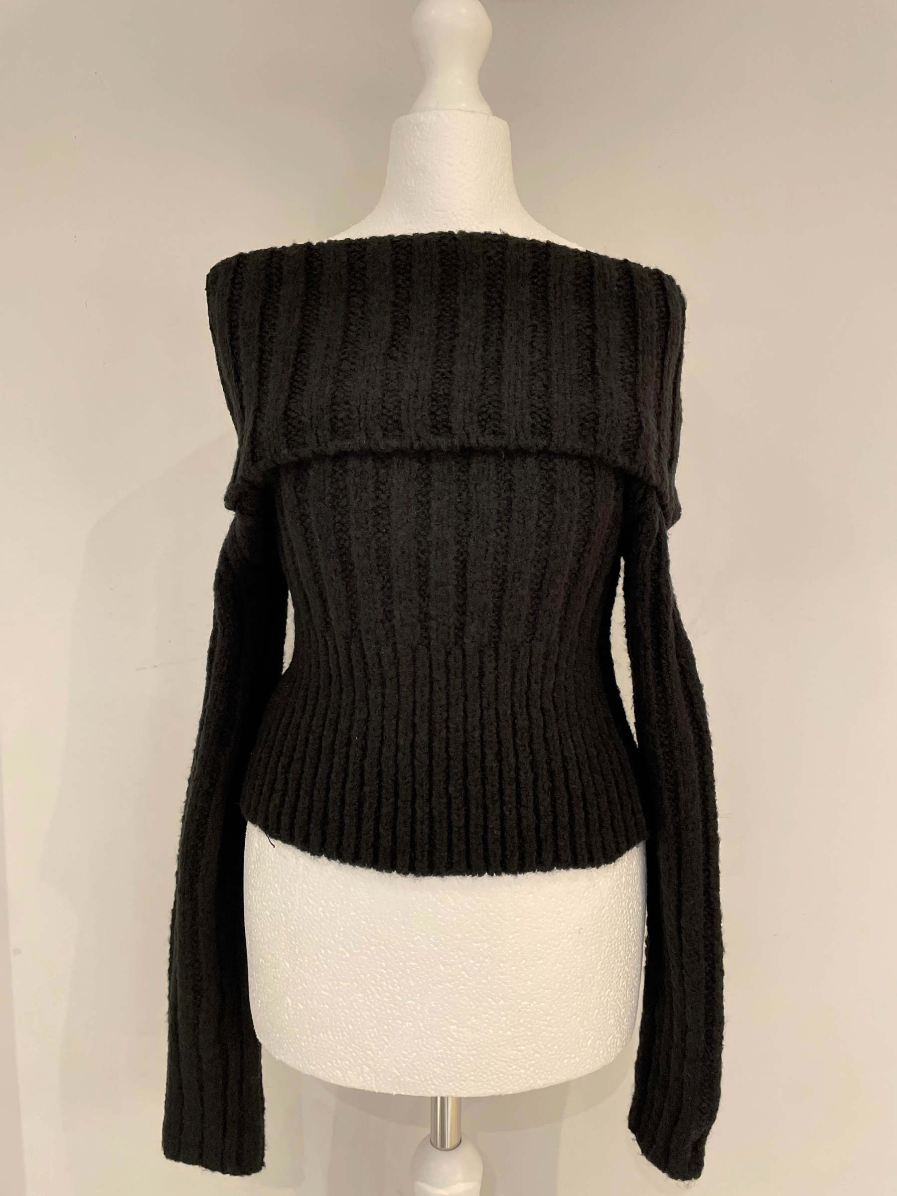 C2001 Elegant Knit Off Shoulder Top