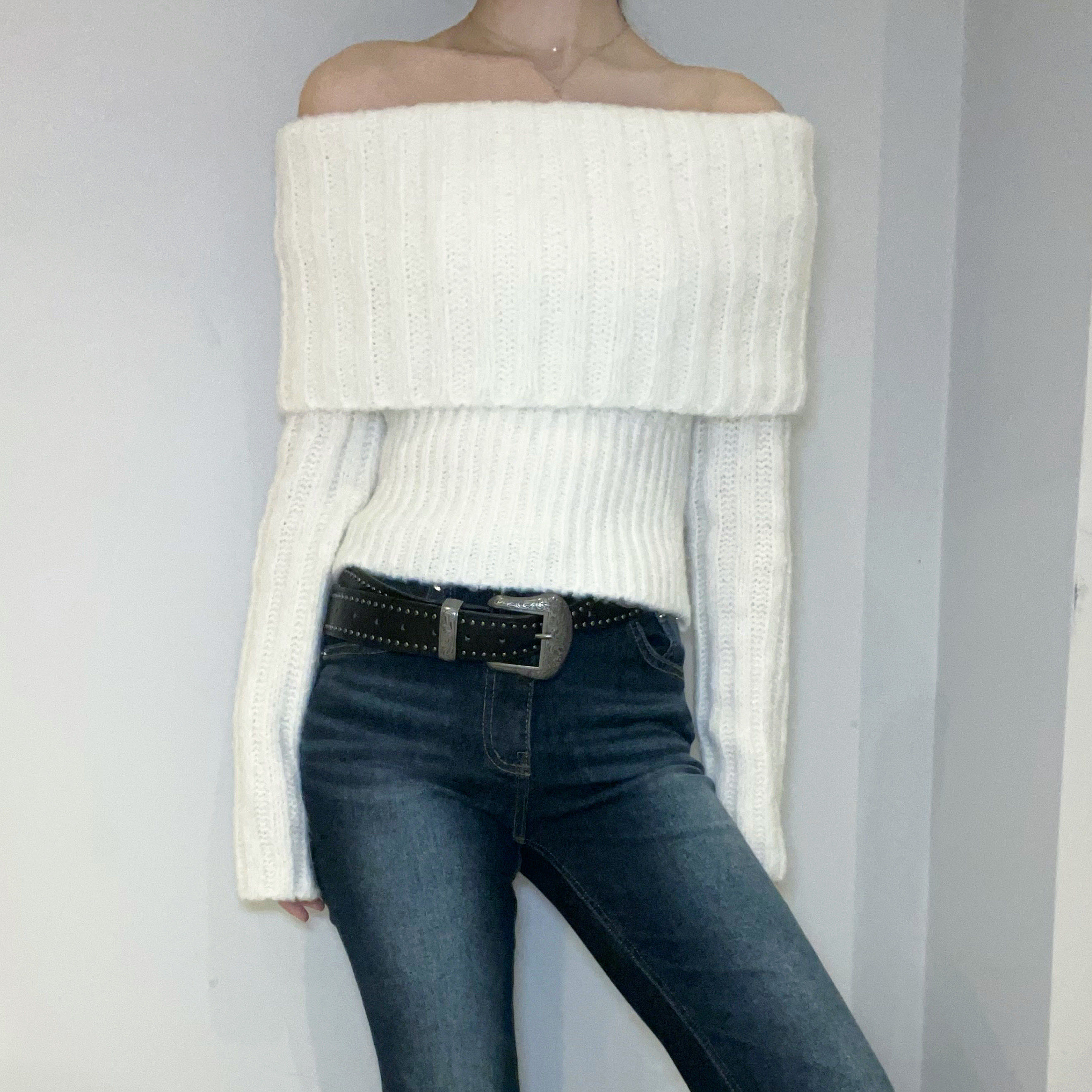 C2001 Elegant Knit Off Shoulder Top