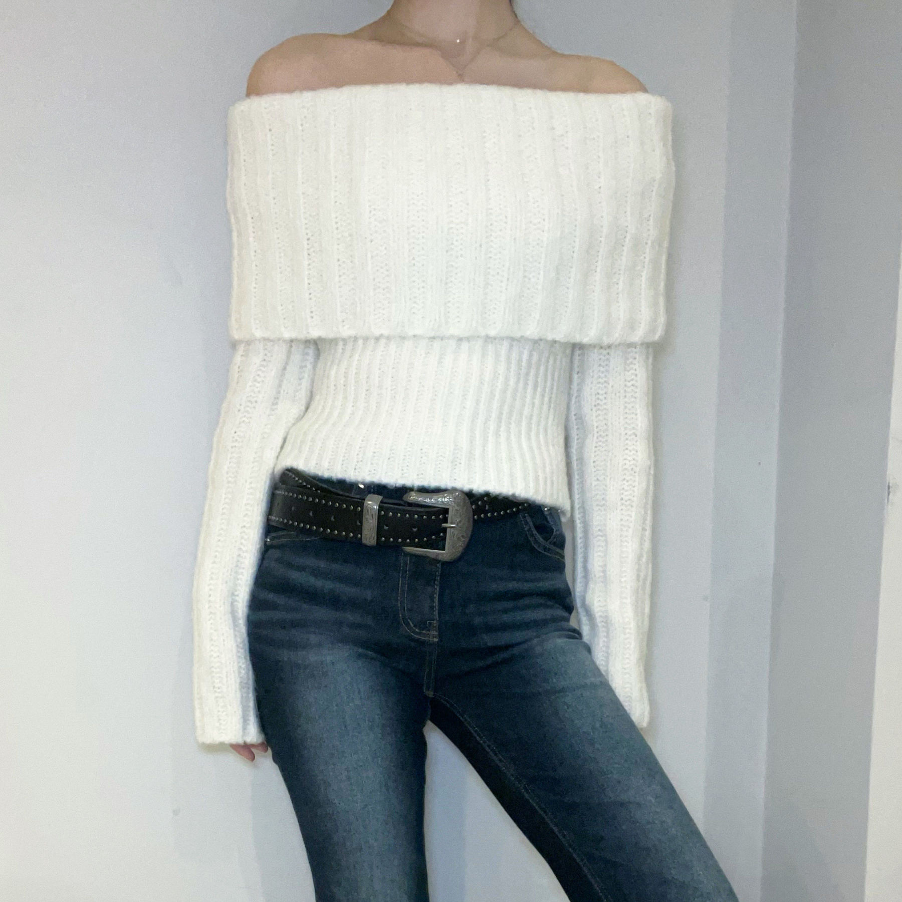 C2001 Elegant Knit Off Shoulder Top