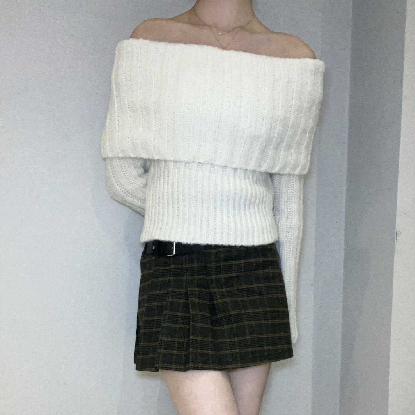 C2001 Elegant Knit Off Shoulder Top