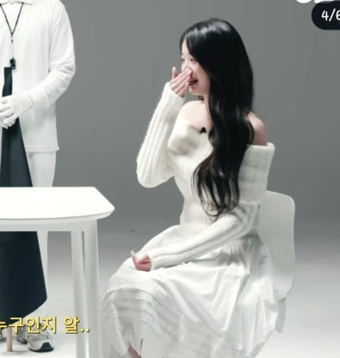 C2001 Elegant Knit Off Shoulder Top