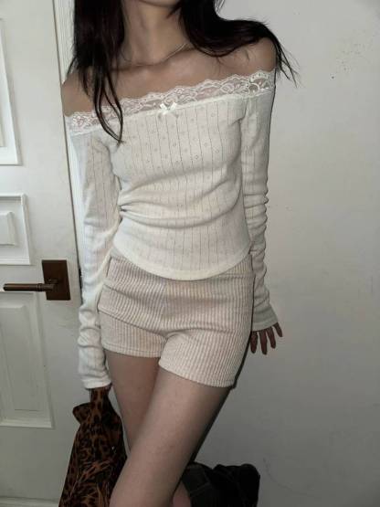 [Preorder 1st Drop Price] C2103 Lace Whisper Top