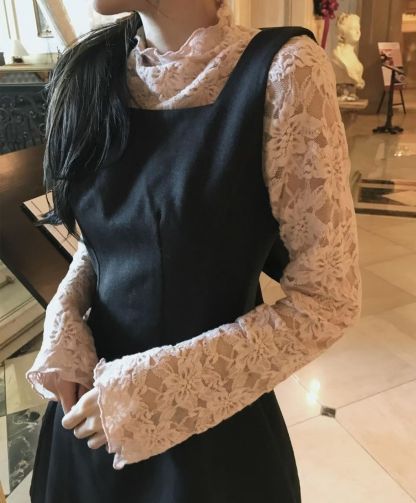 [Preorder 1st Drop Price] C2104 Floral Sheered Top