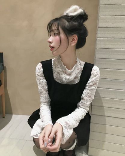 [Preorder 1st Drop Price] C2104 Floral Sheered Top