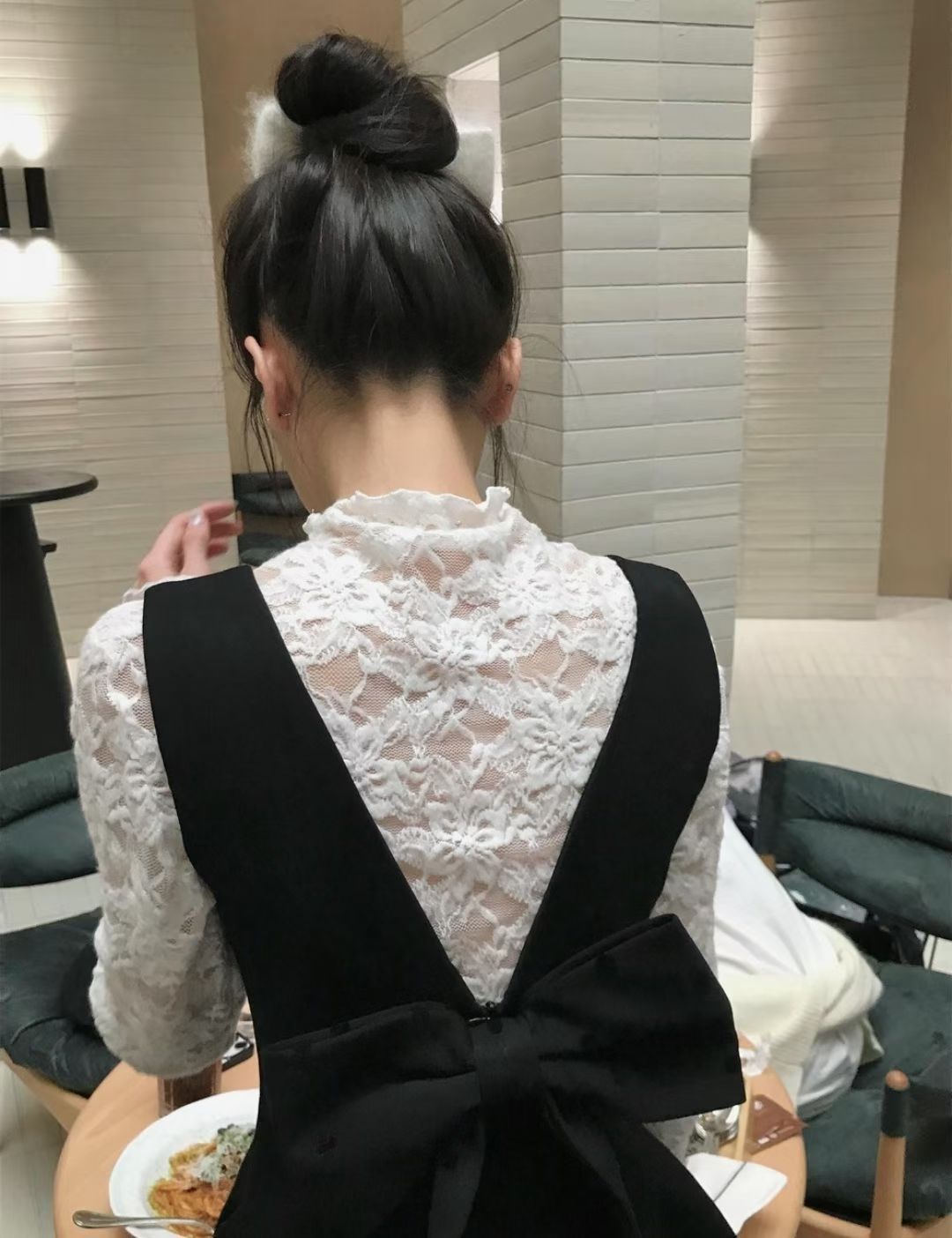 [Preorder 1st Drop Price] C2104 Floral Sheered Top