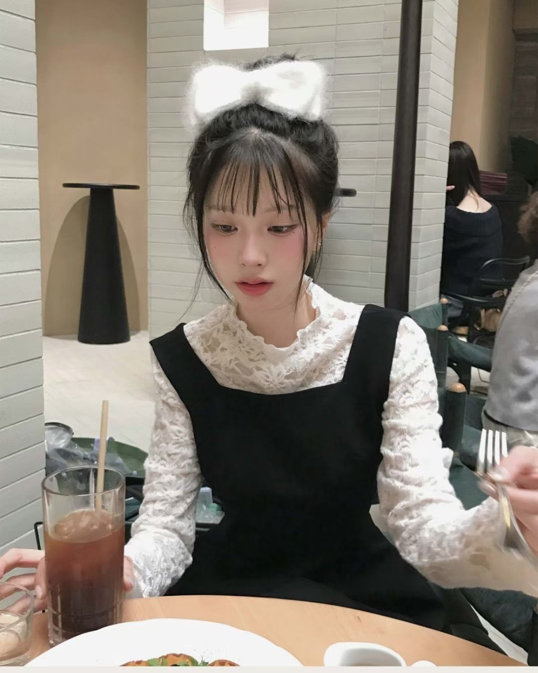 [Preorder 1st Drop Price] C2104 Floral Sheered Top