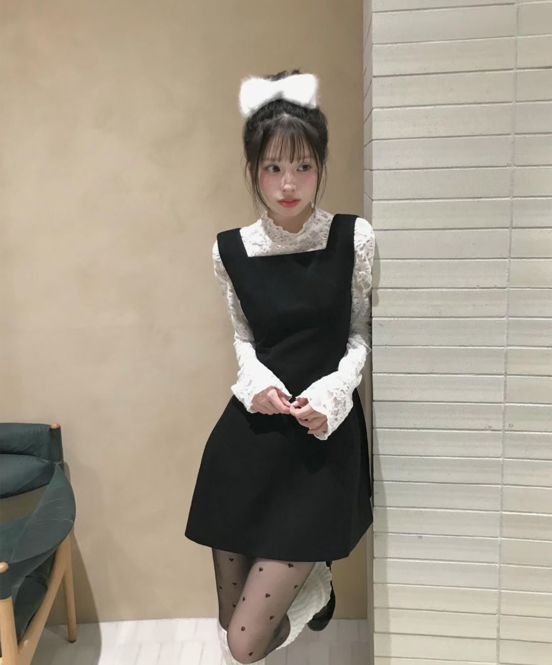 [Preorder 1st Drop Price] C2104 Floral Sheered Top