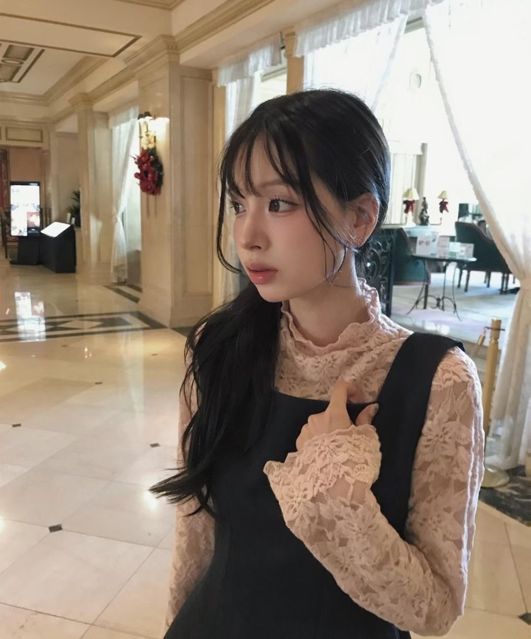 [Preorder 1st Drop Price] C2104 Floral Sheered Top