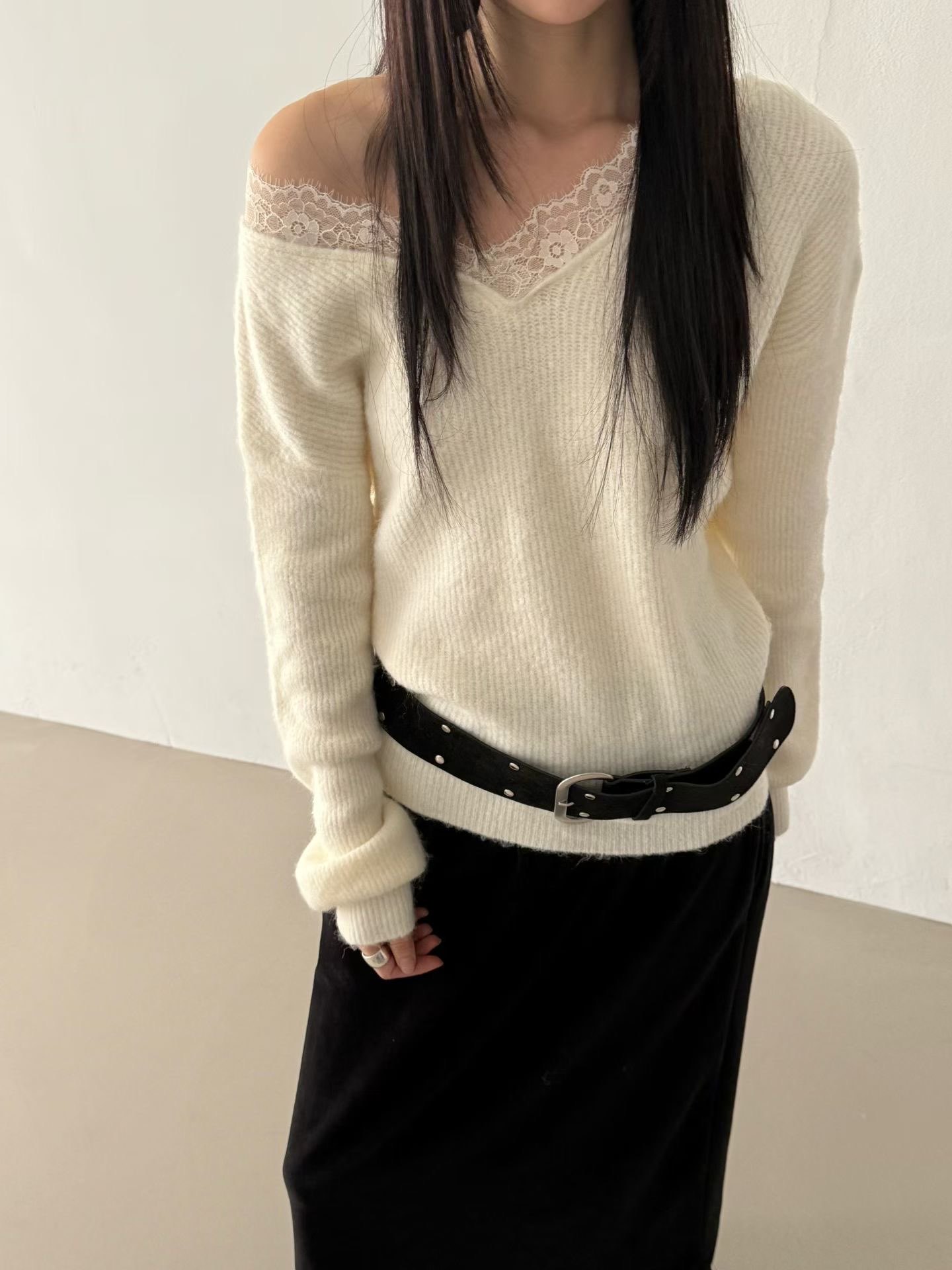 [Preorder 1st Drop Price] C2402 Velour Knit Sweater