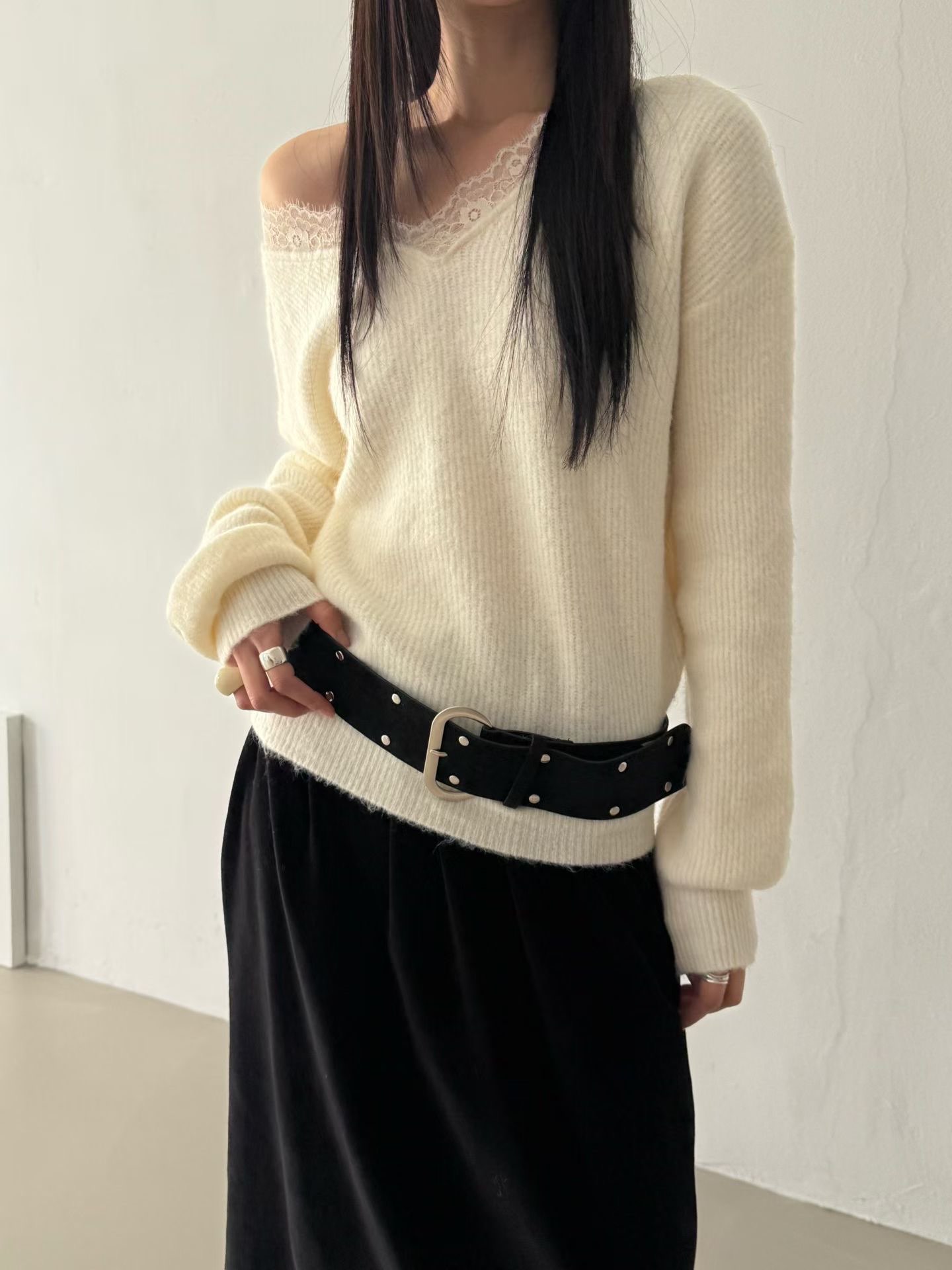 [Preorder 1st Drop Price] C2402 Velour Knit Sweater