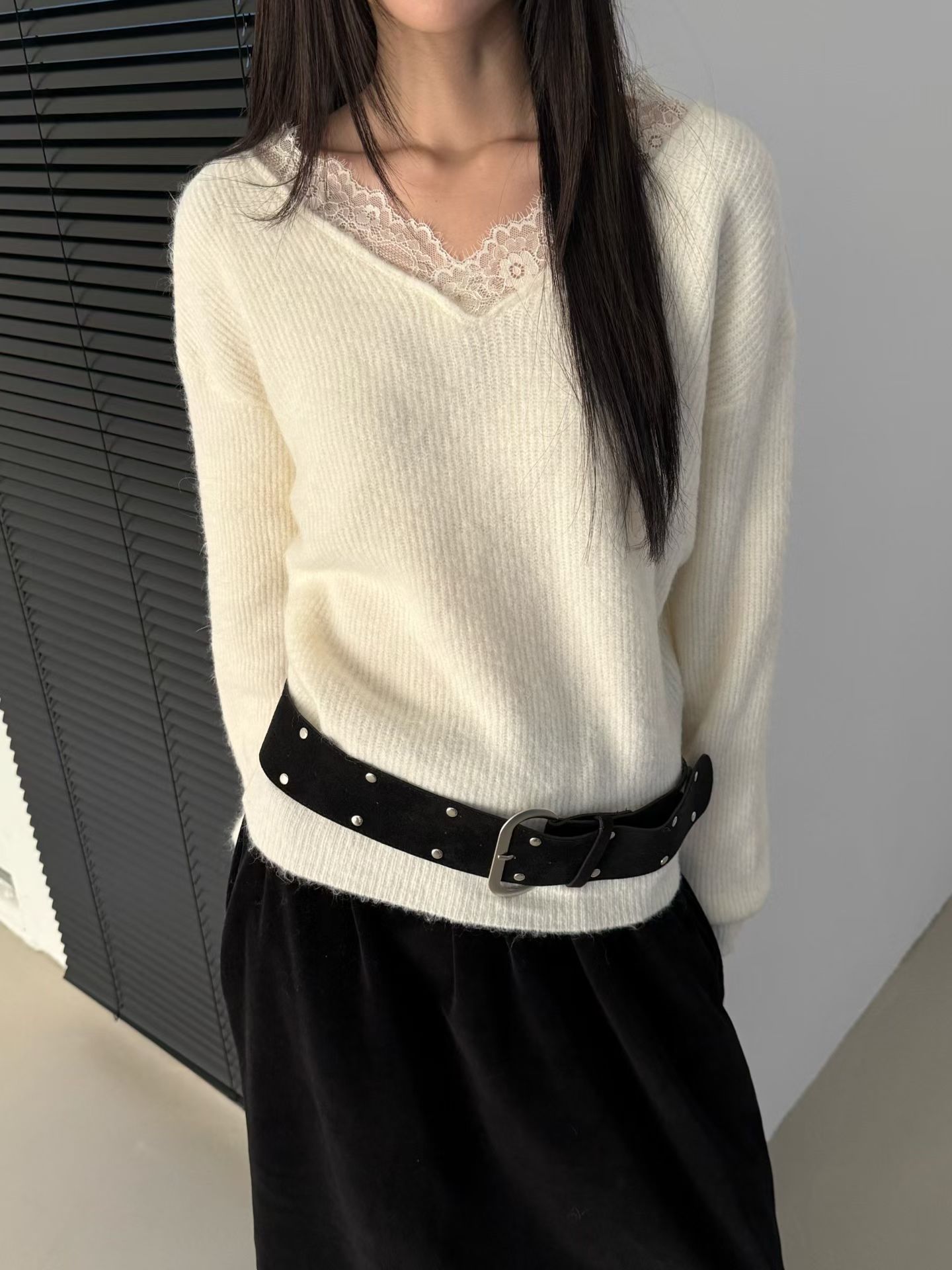 [Preorder 1st Drop Price] C2402 Velour Knit Sweater