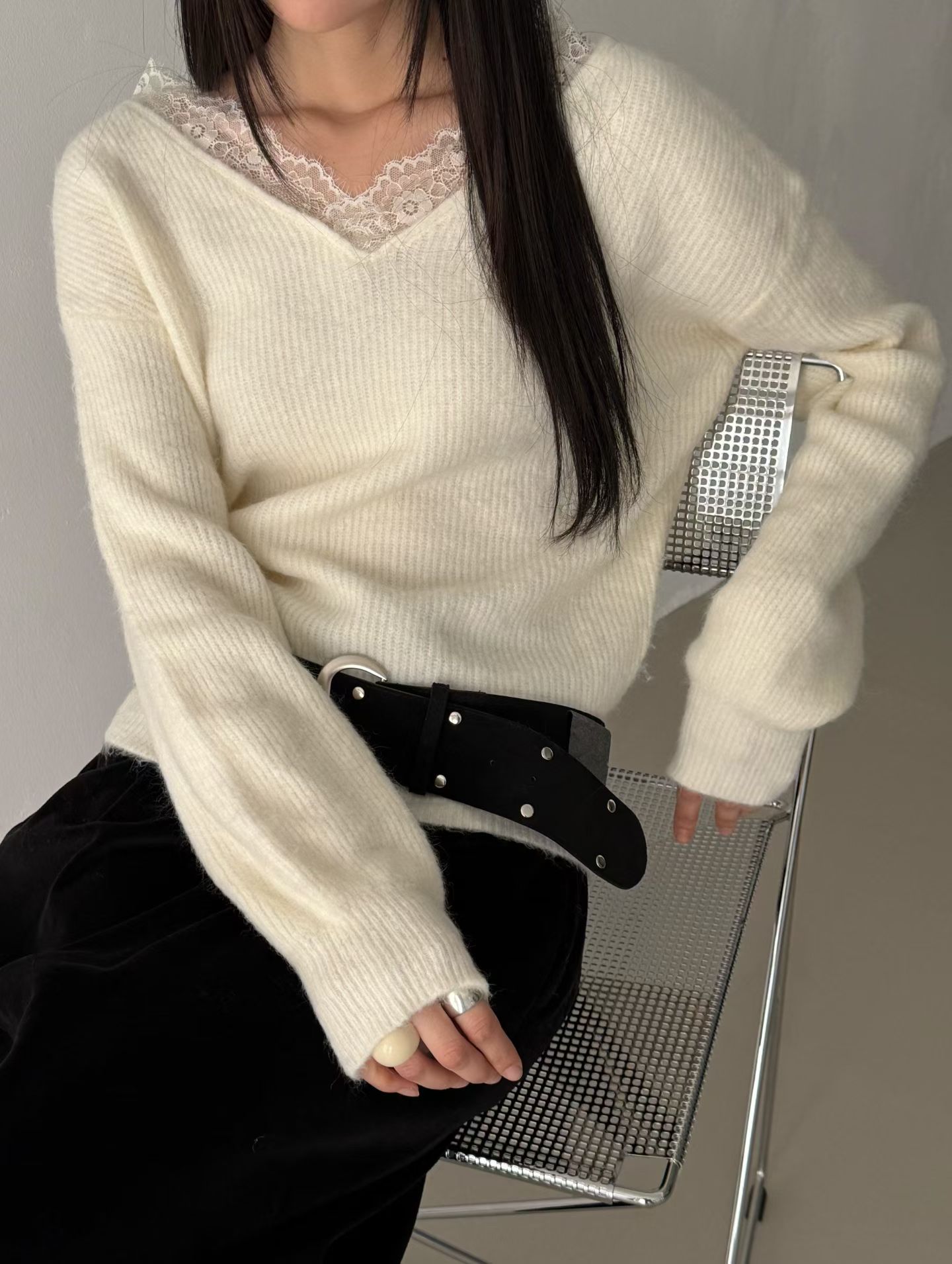 [Preorder 1st Drop Price] C2402 Velour Knit Sweater