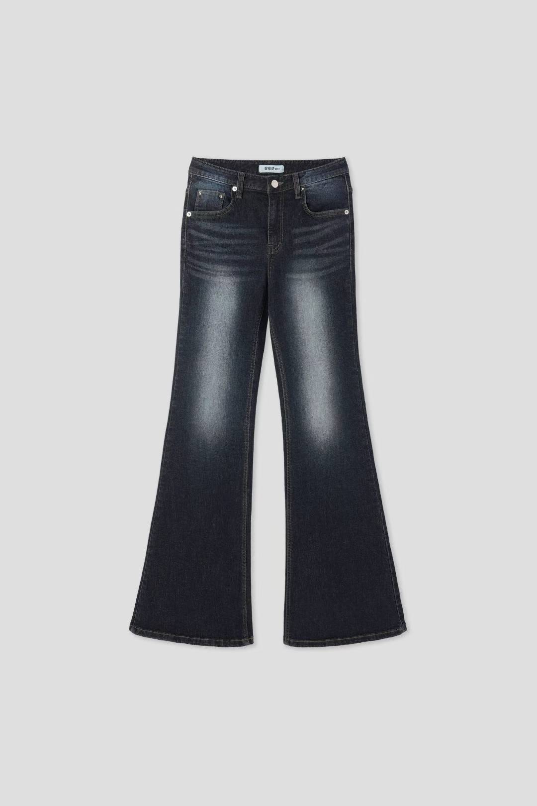 C2501 Lucky Ones Bootcut Jeans