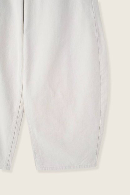 [WEBSITE EXCLUSIVE] C2507 Frost Glow Balloon Jeans