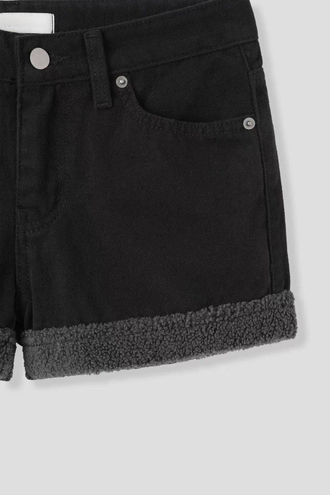 [Preorder 1st Drop Price] C2508 Winter Glow Denim Shorts