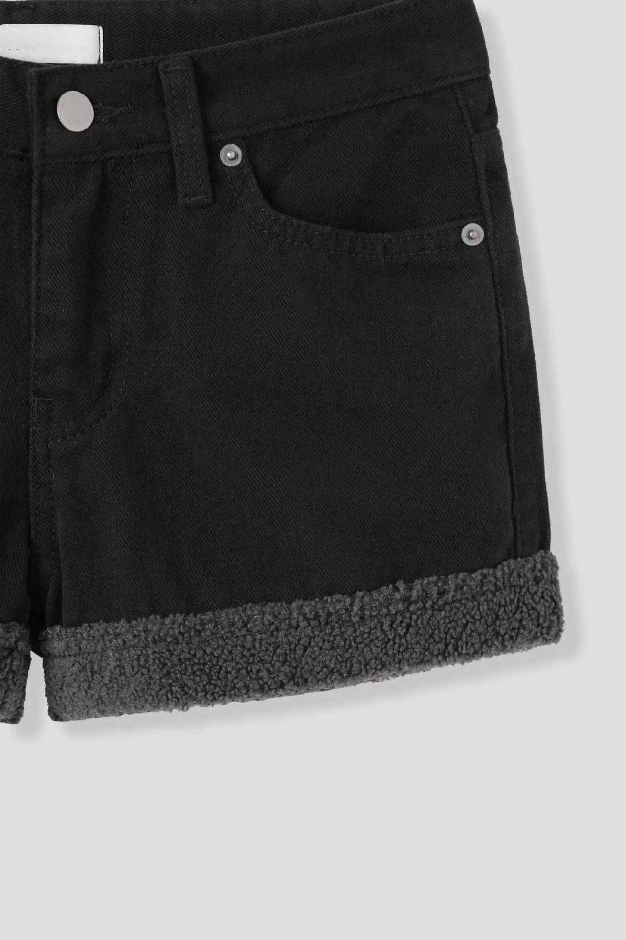 [Preorder 1st Drop Price] C2508 Winter Glow Denim Shorts