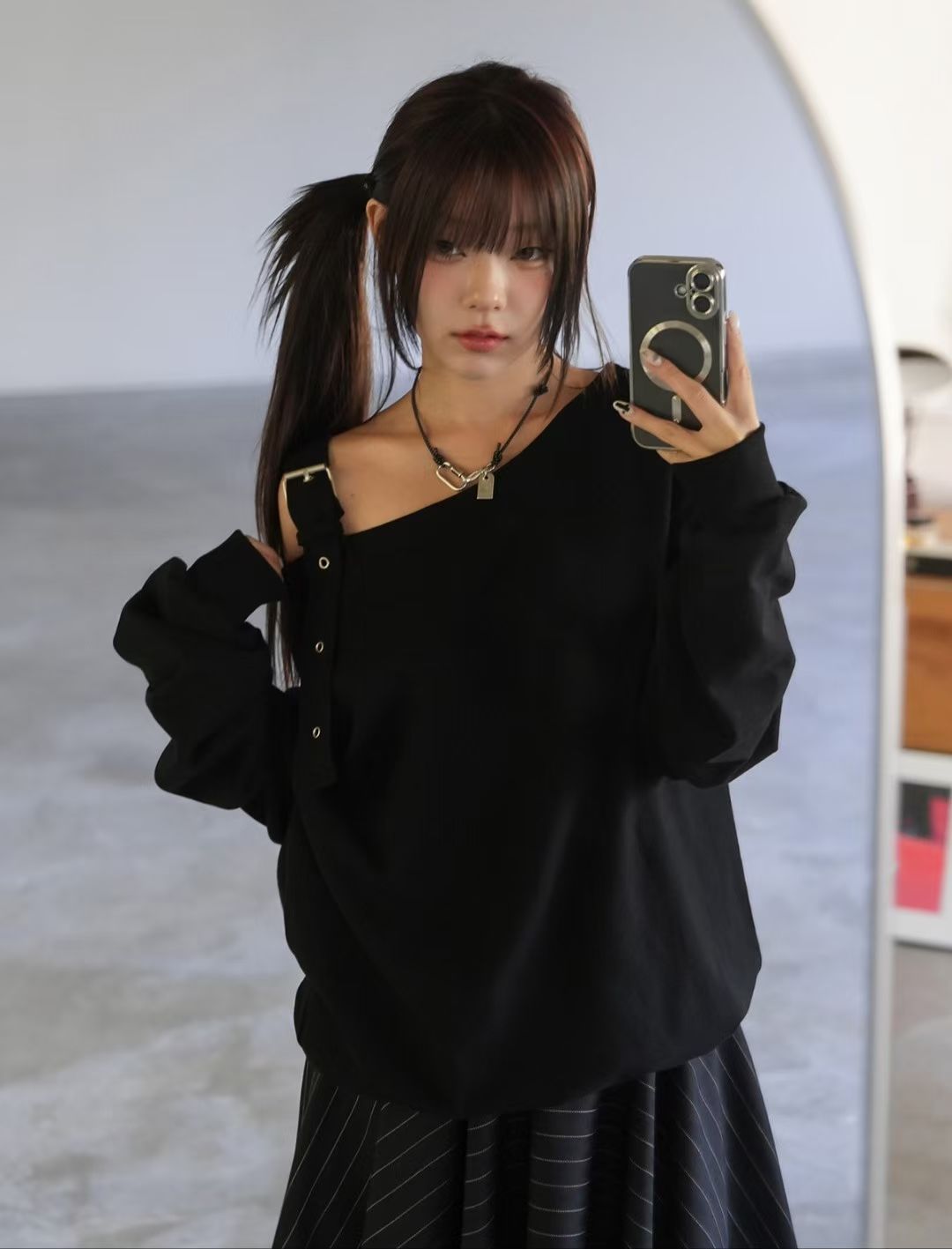 [Preorder 1st Drop Price] C2901 Buckle Charm Sweater
